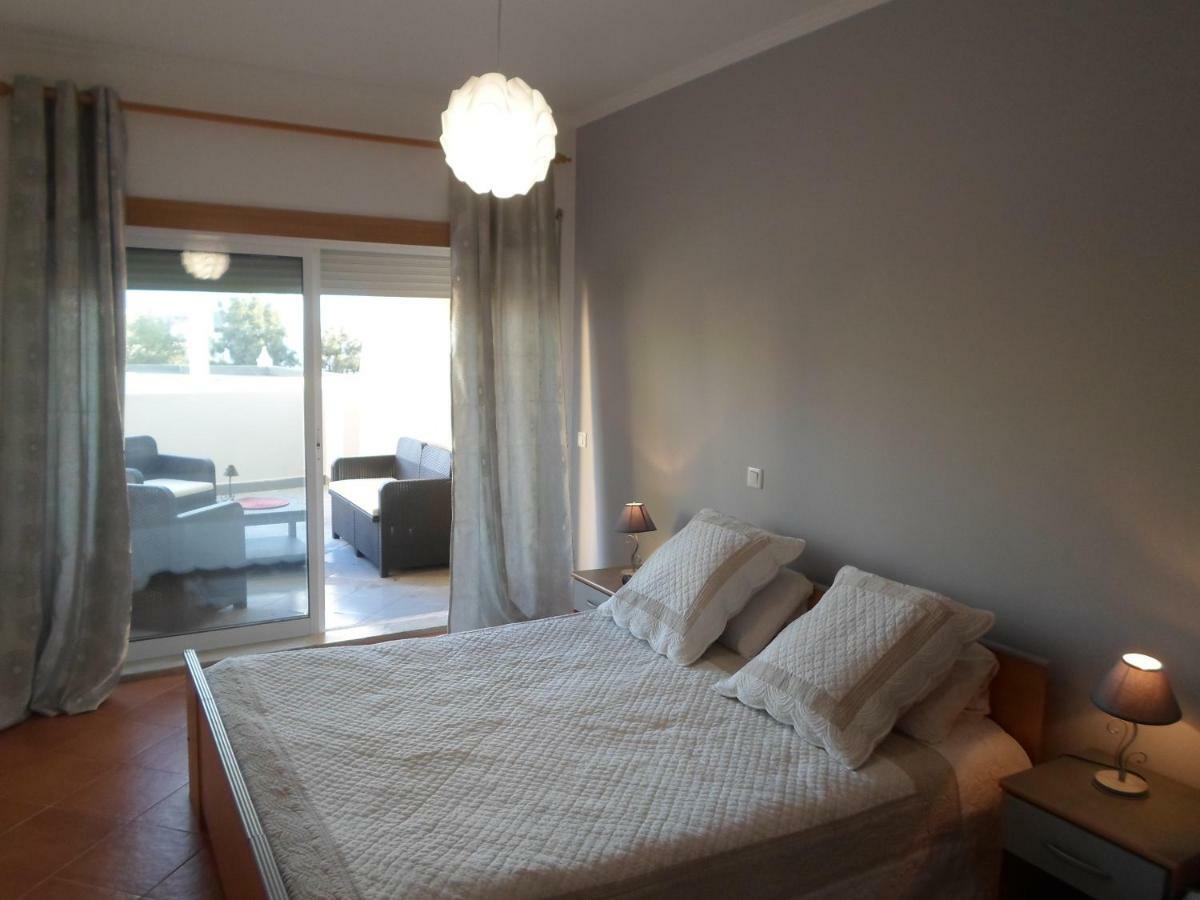 לאגוּ‏ש Condominio Do Mar - Martine Et Thierry מראה חיצוני תמונה