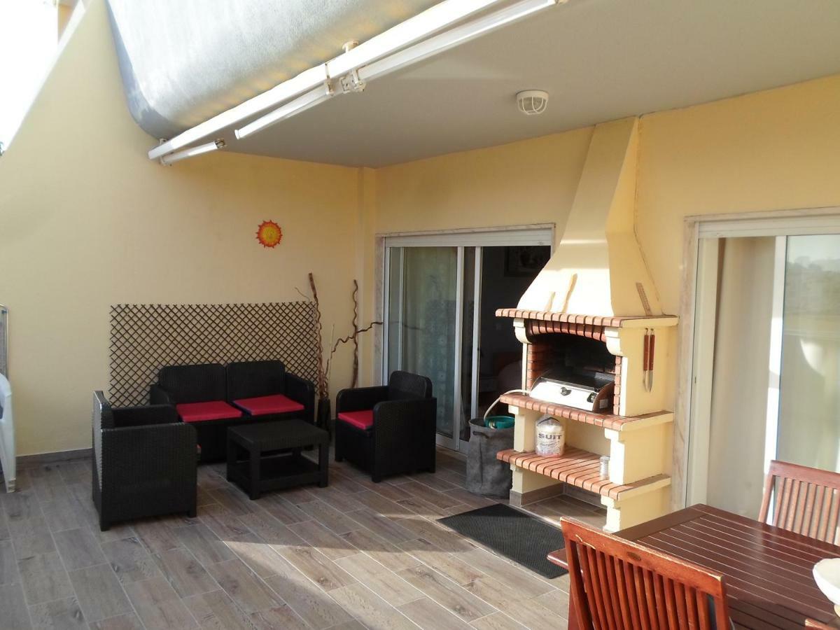 לאגוּ‏ש Condominio Do Mar - Martine Et Thierry מראה חיצוני תמונה